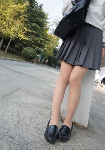 欧美美女裸体自慰_迅雷极速版下载