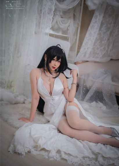 人妻柳薇开始迎合他的冲撞_超清迅雷电影在线